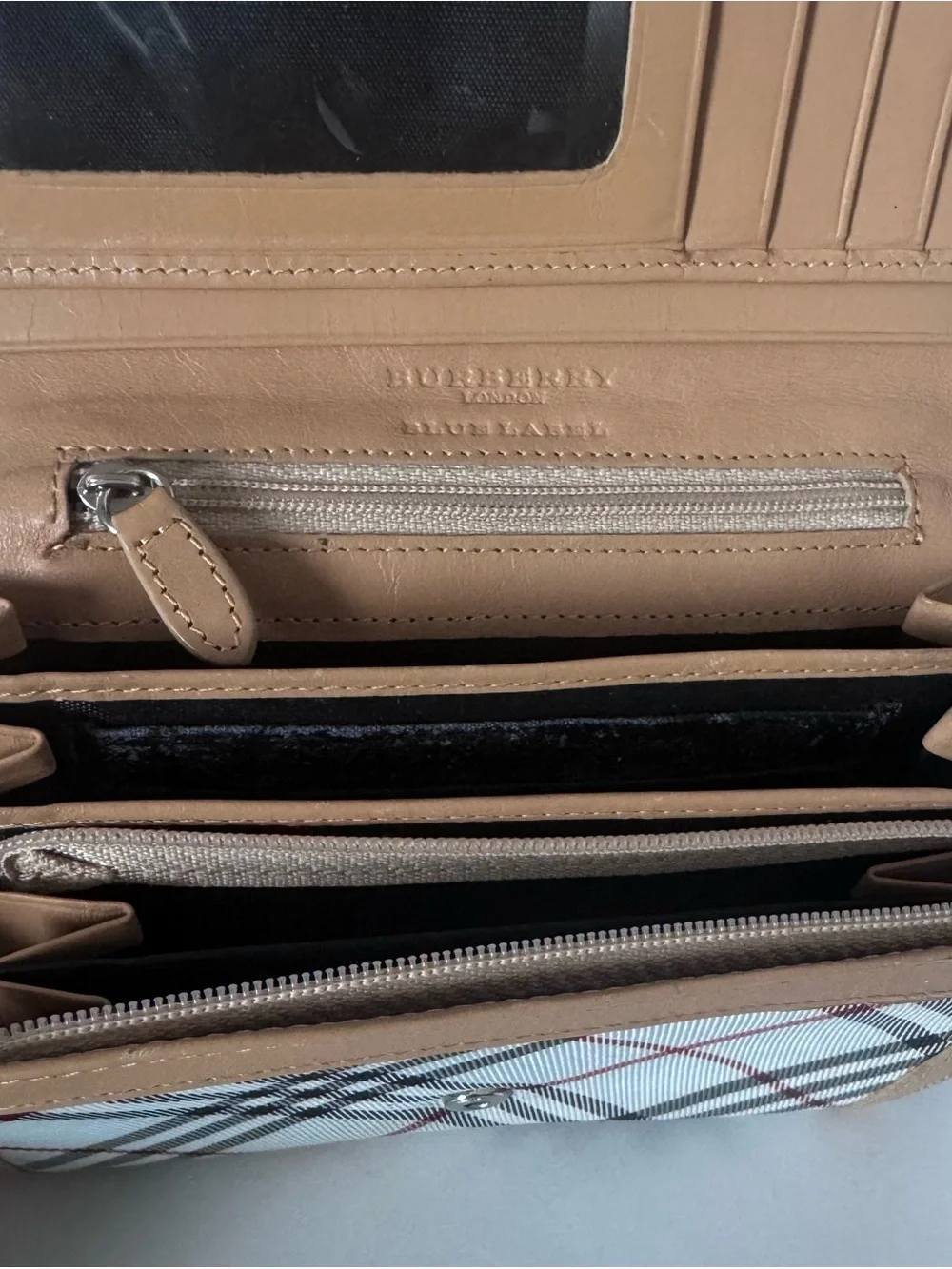 Authentic Burberry Beige Black Red
Check Wallet with Tan Trim Blue Label - Picture 8 of 10